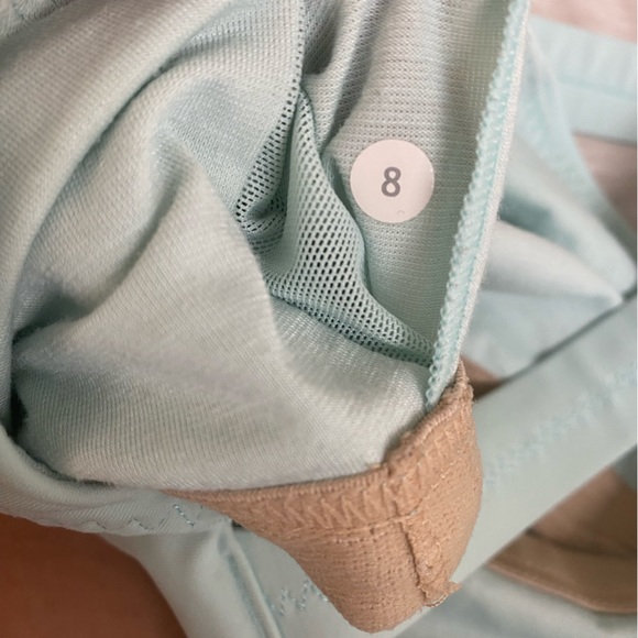 Lululemon Run: Back On Track Tank
Heathered Aquamarine Size 8 - Picture 6 of 7